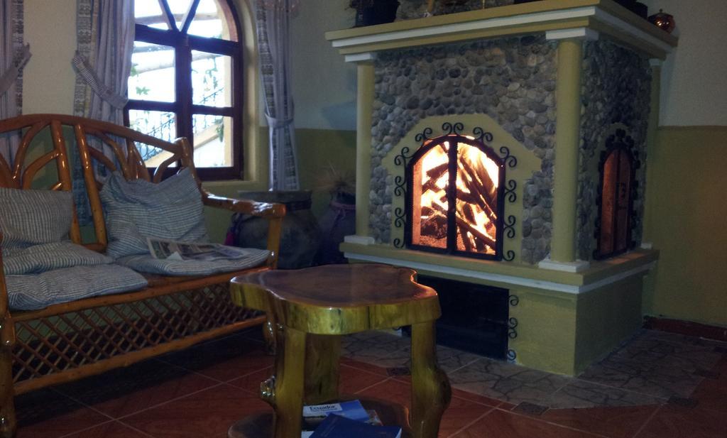 Hostal Curinan Отавало Экстерьер фото