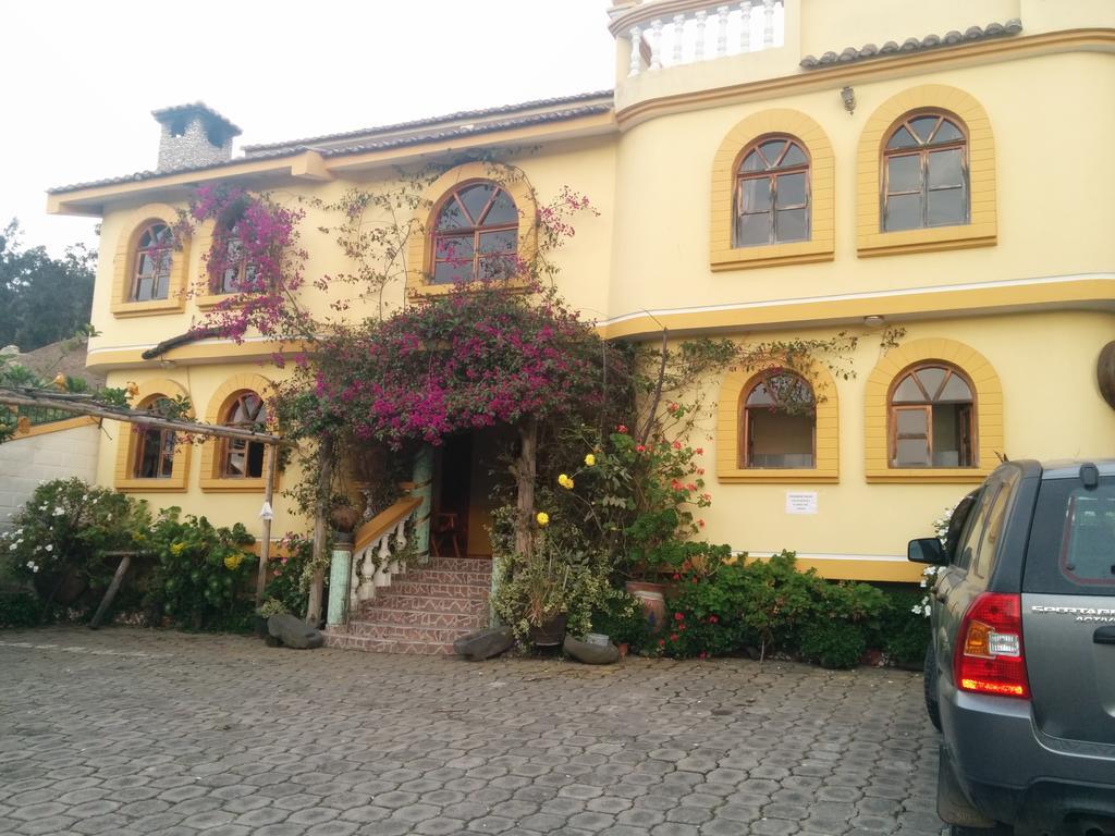 Hostal Curinan Отавало Экстерьер фото