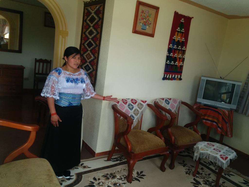 Hostal Curinan Отавало Экстерьер фото